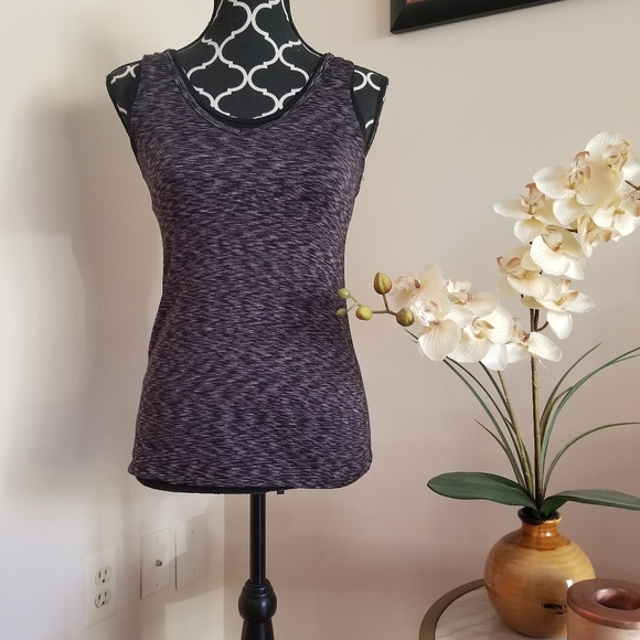 Lucy athletic top with bra - Picture 1 of 3